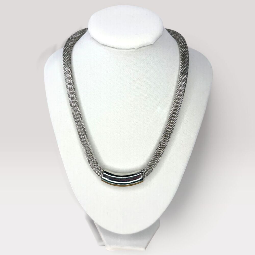 Sleek Mesh Choker Necklace with Curved Bar
